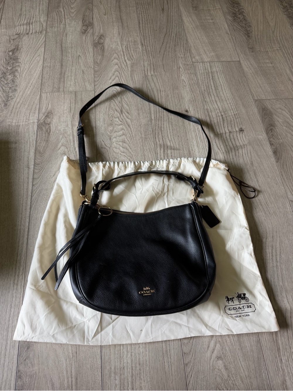 Coach Black Pebbled Leather Shoulder Bag with Gold Hardware - Picture 4 of 7